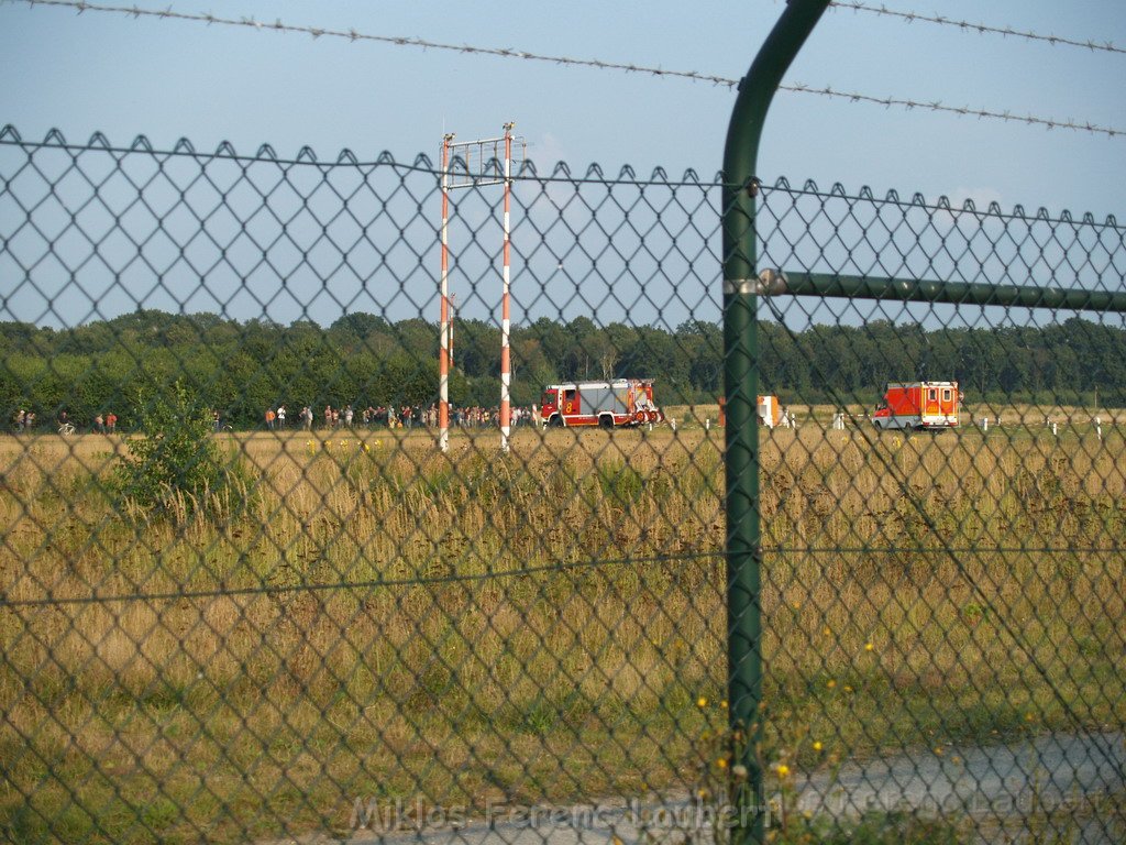 Warten auf den Airbus 380 Koeln Bonn P258.JPG